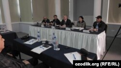 Пресс-конференция в отеле Le Grande Plaza.