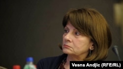 Jelica MInić:Kina sa svojim načinom poslovanja može da nas dovede u nevolje kao što je mnoge zemlje u svetu dovela u svojevrsno dužničko ropstvo.Rusija je i dalje ekonomski veoma prisutna.Njene kompanije NIS,Naftagas, Lukoil i trgovinski lanci pune više od polovine našeg budžeta.