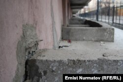 Жаңы үйдөгү жарака