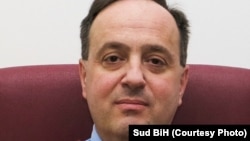 Debevec kaže kako se po prijavi opozicije iz RS predatoj Tužilaštvu BiH protiv Dodika za prisluškivanje ništa ne radi