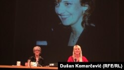 Sandra Vujasinović i Sanja Krsmanović-Tasić govore na večeri posvećenoj Dadi Vujasinović