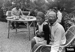 Svetlana în braţele lui Lavrenti Beria, 8 septembrie 1935