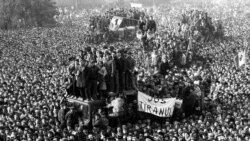 Повестання у Румунії перед штаб-квартирою Комуністичної партії Румунії. Бухарест 22 грудня 1989 року