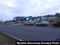 Черга з автомобілів на заправку державного підприємства «Республіканська паливна компанія»