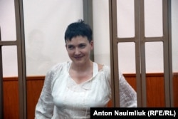 Надія Савченко під час засідання суду у Донецьку Ростовської області. 19 жовтня 2015 року