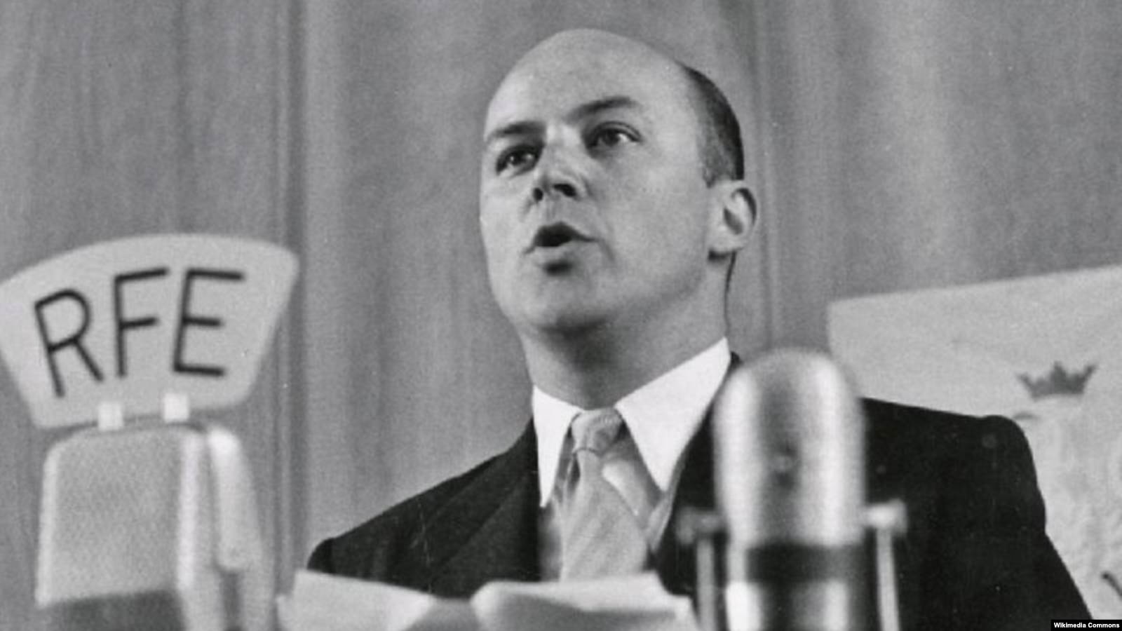 Ян Новак-Єзьоранский, легендарний учасник польського опору, продовжував боротися за свободу своєї країни, допомагавши заснувати польську службу Радіо Вільна Європа (РСЕ).