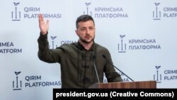 Президент Украины Владимир Зеленский во время Второго саммита «Крымской платформы», архивное фото 