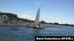 Көл жээги, 2013-жыл