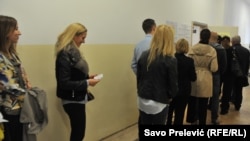 Uoči svakih izbora aktualizuje se pitanje partijskog zapošljavanja (ilustracija)