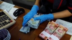 Radnici koji su za šalterom imaju maske i rukavice, a ruke peru na svakih 15 minuta, pola sata