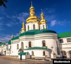 Хрестовоздвиженська церква Києво-Печерської лаври, пам'ятка архітектури XVIII століття. Збудована коштом полковника Григорія Герцика – представника найближчого оточення гетьмана Мазепи