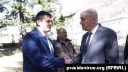 Давид Гурциев (слева) и Леонид Тибилов, 28 февраля 2017 г.