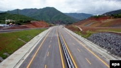 Autoput koji povezuje Albaniju i Kosovo Albanija, 25. juna 2009