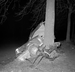 მიშელ გალიმარის ავტომობილი კატასტროფის ადგილზე. 1960 წ. 5 იანვარი.