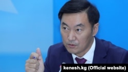 Эмил Токтошев.