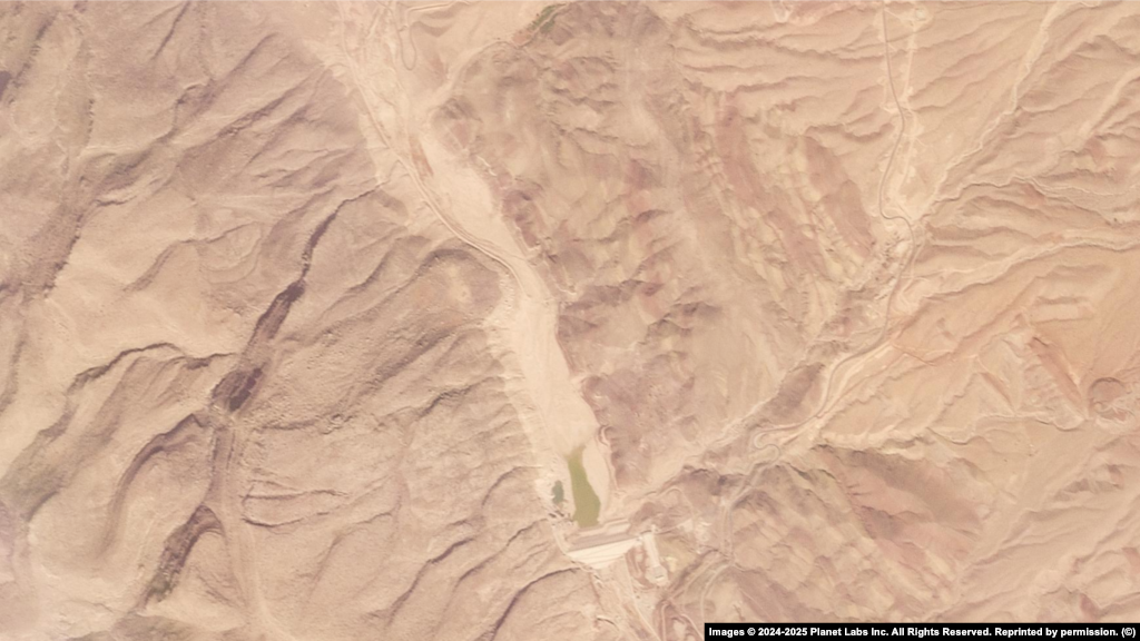 Сарбанди Рудбол. Ин сарбанд дар ҷануби вилояти Форс ҷойгир шудааст ва оби мавриди ниёзро барои обёрӣ ва мардуми маҳаллӣ дар минтақае, ки аксаран таҳти таъсири хушксолӣ қарор дорад, таъмин мекунад.