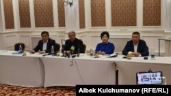 Каныбек Иманалиев, Адахан Мадумаров, Клара Сооронкулова, Канатбек Исаев.