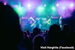 Începând din august, în cadrul platformei Visit Harghita, la Praid, a fost inițiată o serie de concerte periodice, menite să atragă în continuare turiști, în lispa salinei.