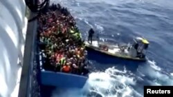 მიგრანტები ლიბიის სანაპიროსთან