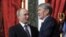 Президенты России и Киргизии Владимир Путин и Алмазбек Атамбаев на встрече в Кремле