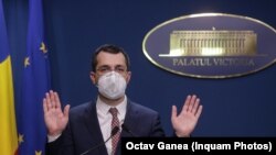 Vlad Voiculescu, fost ministru al Sănătății, unul dintre cei trei demnitari anchetați de DNA în dosarul vaccinurilor