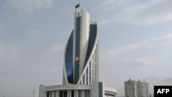 Здание Министерства здравоохранения и медицинской промышленности Туркменистана, Ашхабад 