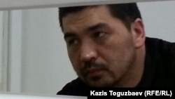 Ермек Тайшыбеков сотта отыр. Жамбыл облысы Қордай ауылы, 4 қараша 2015  жыл.