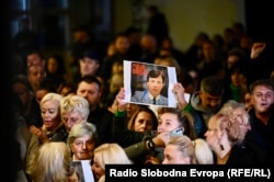 Okupljanje u Sarajevu dan nakon smrti Halida Bešlića.