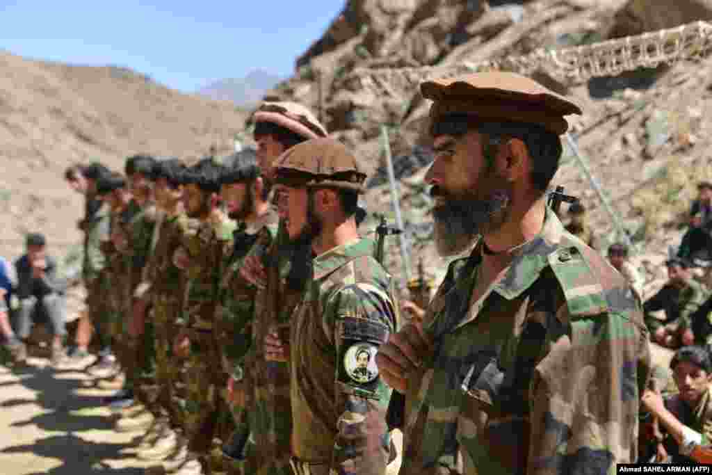 Панжшерде тұратындардың көбі Бадахшан, Бағлан, Капис, Парван, Тахар провинциясы да тәліптерге қарсы тұрады деген үмітте. Бұл аймақтарда да жергілікті тұрғындардың көбі &ndash; тәжіктер. Олар о бастан пуштундар басым келетін "Талибан" қозғалысына сақтықпен қараған.