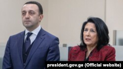 საქართველოს პრემიერ-მინისტრი ირაკლი ღარიბაშვილი და საქართველოს პრეზიდენტი სალომე ზურაბიშვილი