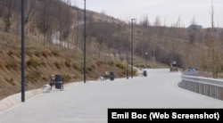 Parcul „Pădurea clujenilor” prevede, pe lângă pădure efectivă, şi alei şi alte amenajări.