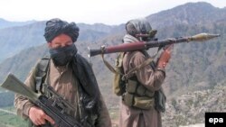 د پولیسو یو ډي ایس پي روشان زاده وايي چې په بیلا بیلو سیمو کې یې د پوځ په مرسته د لټون عملیات پیل کړي. (انځور: ارشیف)