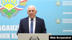 Dmitri Constantinov, președintele Adunării Populare a Găgăuziei, susține o conferință de presă la Comrat, pe 2 aprilie, la câteva zile după ce bașcana Evghenia Guțul a fost plasată în arest pentru 20 de zile.