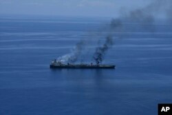Incendiile la bordul petrolierului Sounion, în Marea Roșie, după ce a fost lovit de rebelii Houthi, pe 25 august 2024.