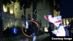 პროკურატურის მტკიცებით, კაცი, რომელიც ჯებირს ისვრის ალექსანდრე ხაბეიშვილია