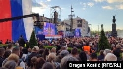 Dva skupa u Nišu: Naprednjaci s jedne, studenti sa druge strane