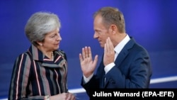 Тереза Мэй и Дональд Туск