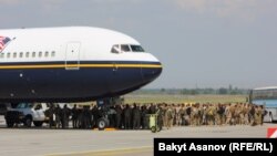 "Манас" Транзиттик борборундагы аскерлер, 20-июль, 2012.  