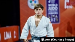 Муҳиддин Асадуллоев дар Abu Dhabi Grand Slam 2025 медали нуқра гирифт.