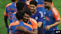 د هند لوبغاړي خپله بریا لمانځي - د سېپټېمبر ۲۸مې انځور 