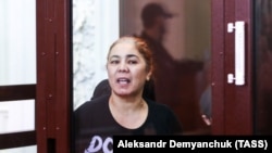 Орусия.  Санкт-Петербургдагы метродогу жардырууга айыпталып, 20 жылга соттолгон өзбекстандык мигрант  Шахиста Каримова сотто. 