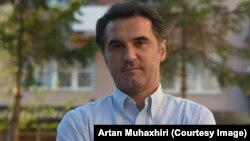 Profesori i Sociologjisë, Artan Muhaxhiri. 