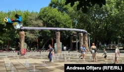 În România, Ministerul Sănătății recomandă o schemă de vaccinare pentru bolile copilăriei și bolile infecțioase grave, cum este tuberculoza.