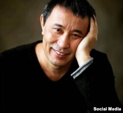 Кинорежиссер Ермек Тұрсынов. Фото Ермек Тұрсыновтың Facebook-парақшасынан алынған.