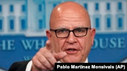 Вашинтон -- Iамеркан Цхьаьнатоьхначу Штатийн президентан къоман кхерамазаллехула хьехамча, инарла -лейтенант Макмастер Герберт. 2017.