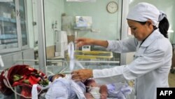 Мигрант келиндердин көпчүлүгү боюнда бар кезде дарыгерге убагында көрүнбөйт.