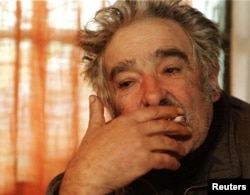 Хосе Мухика в июне 1999 г.