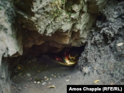 کریشتک به داخل یک معدن متروکه اورانیوم در جنوب بوهمیا می‌خزد.