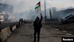 Mii de israelieni au protestat, sâmbătă, la Tel Aviv, împotriva noului guvern condus de prim-ministrul Benjamin Netanyahu.