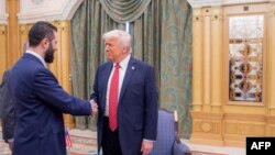 აშშ-ის პრეზიდენტმა დონალდ ტრამპმა 2025 წლის 14 მაისს საუდის არაბეთში არაოფიციალური შეხვედრა გამართა სირიის პრეზიდენტ აჰმედ ალ-შარაასთან